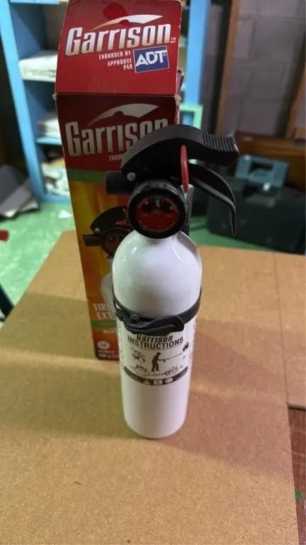 Rechargeable fire extinguisher 2lb