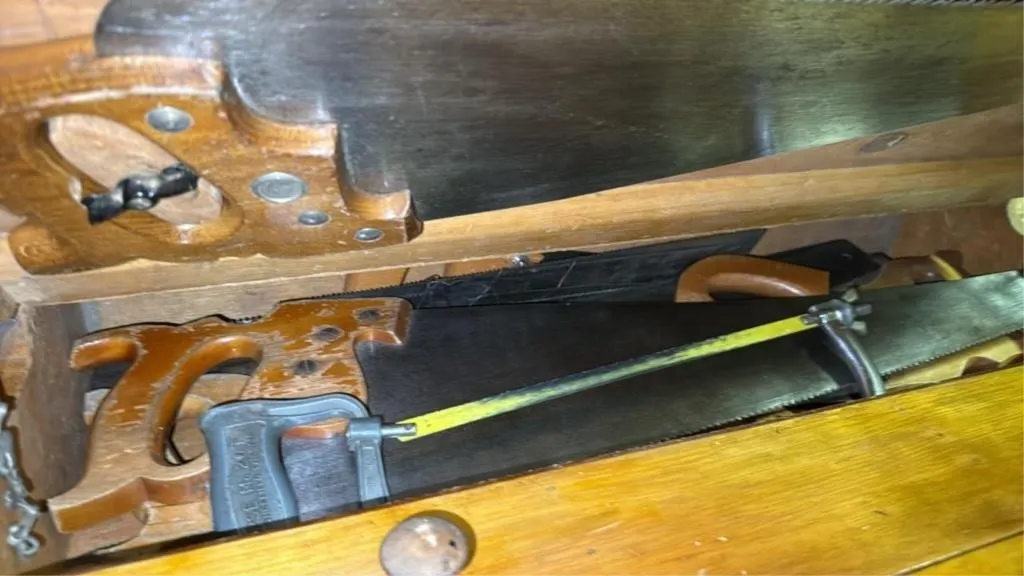 Hand saw set in wooden case