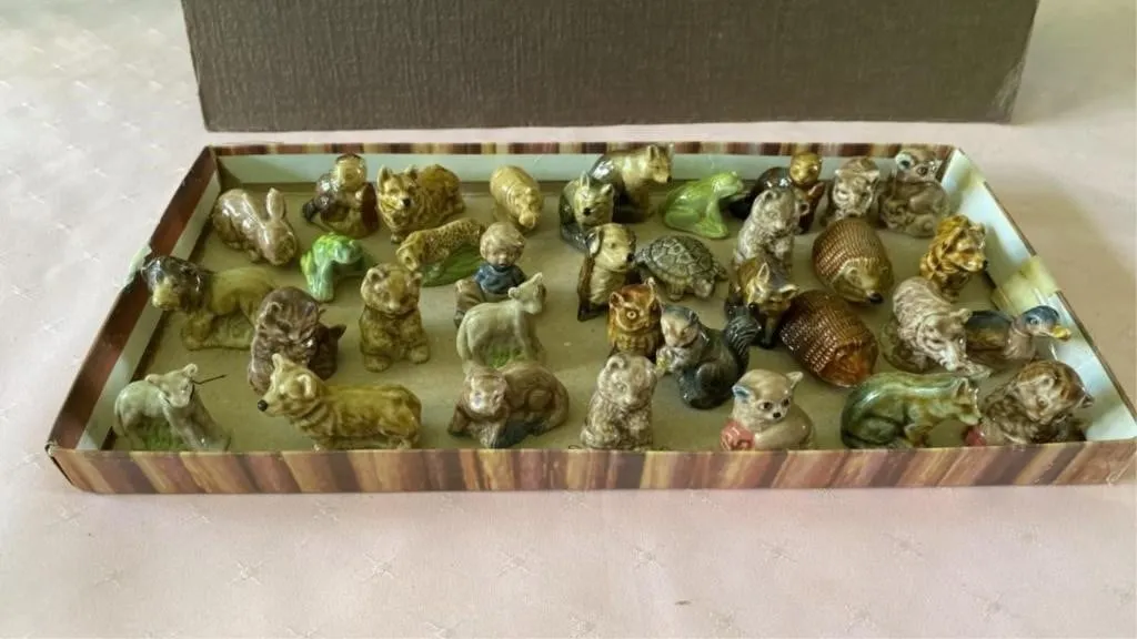 Wade tea figurines