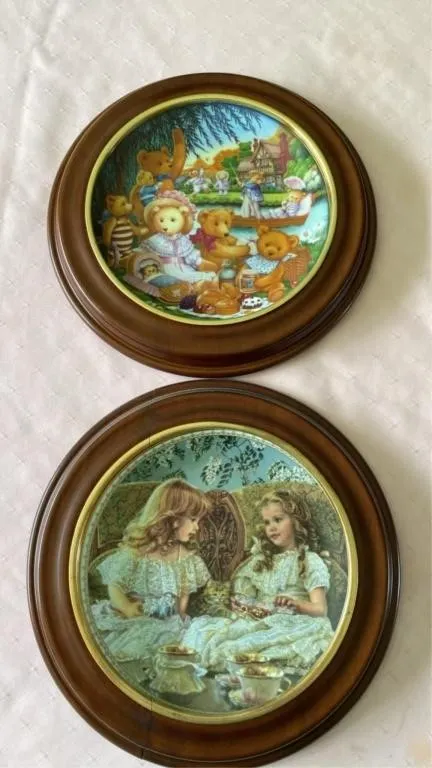 2 decorator plates