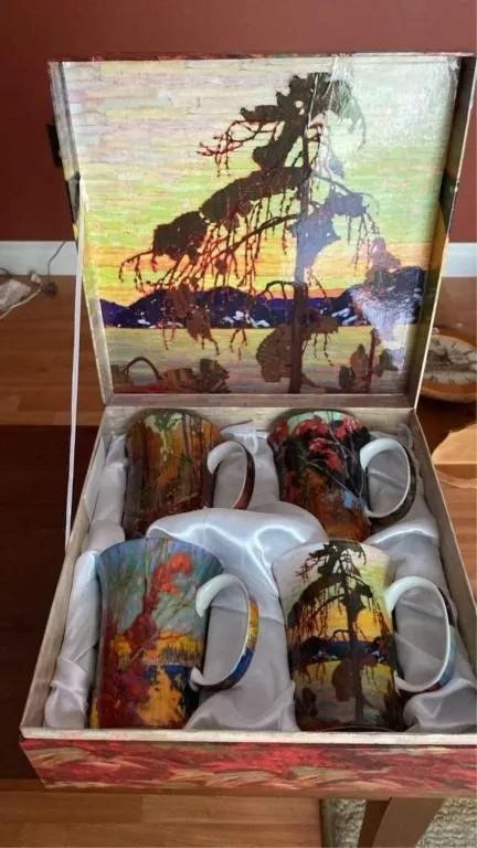 Mugs in gift box