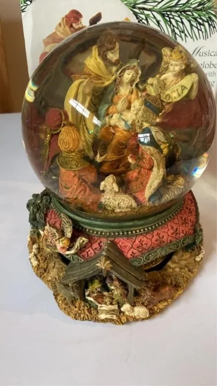 Water globe nativity