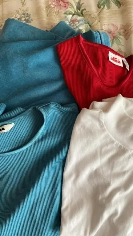 Size medium dress tops
