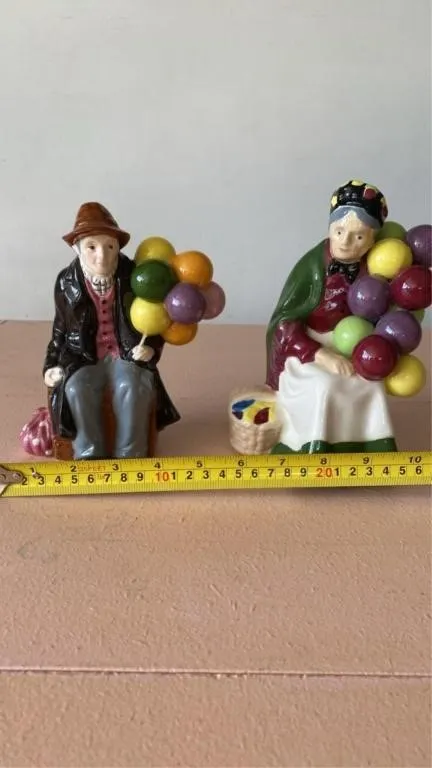 Balloon Man and Lady