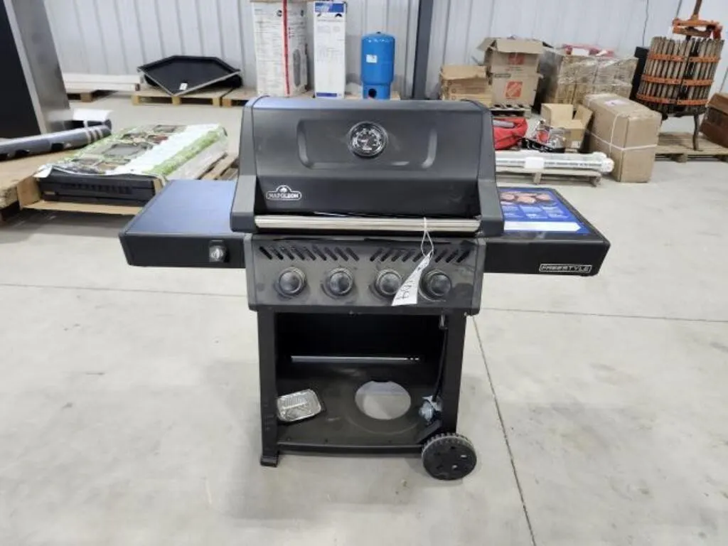 Napoleon F425 4-Burner Propane BBQ