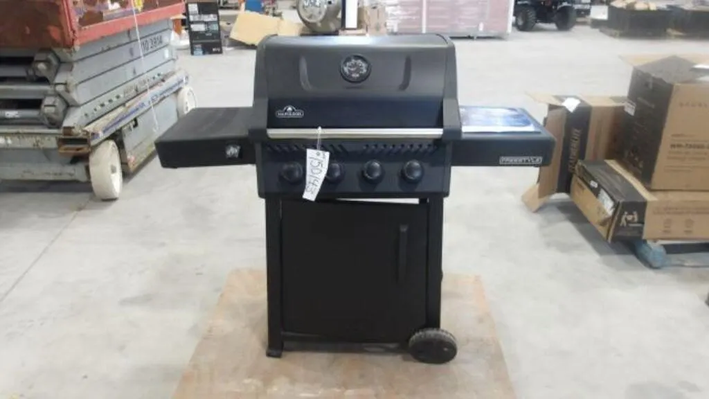 Napoleon 4-Burner Natural Gas BBQ