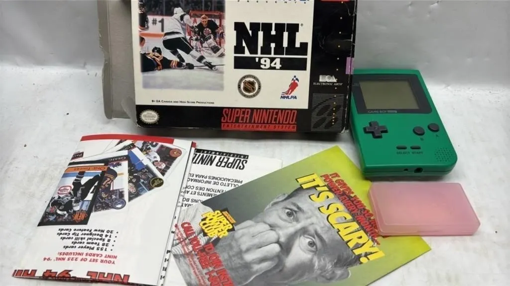 Video game lot Nintendo SNES box Gameboy Pocket