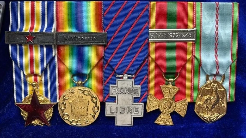 Vintage WWII World War II Medal Bar Set