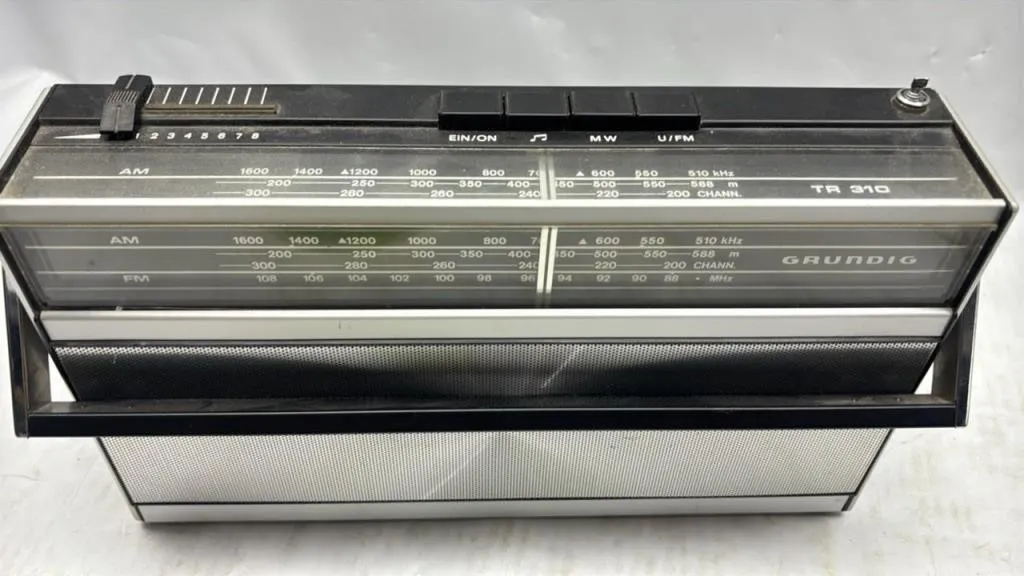 Vintage Grundig TR 310 Portable Radio