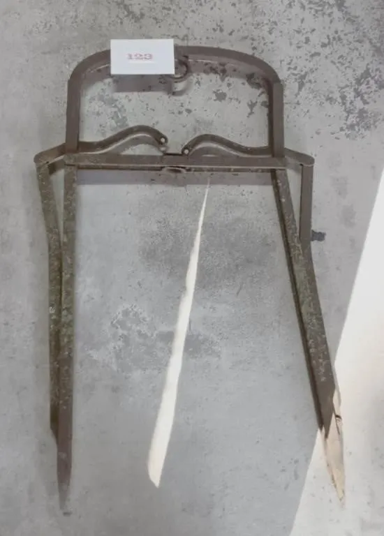 Aged Metal Antique Trap Jaw Tool