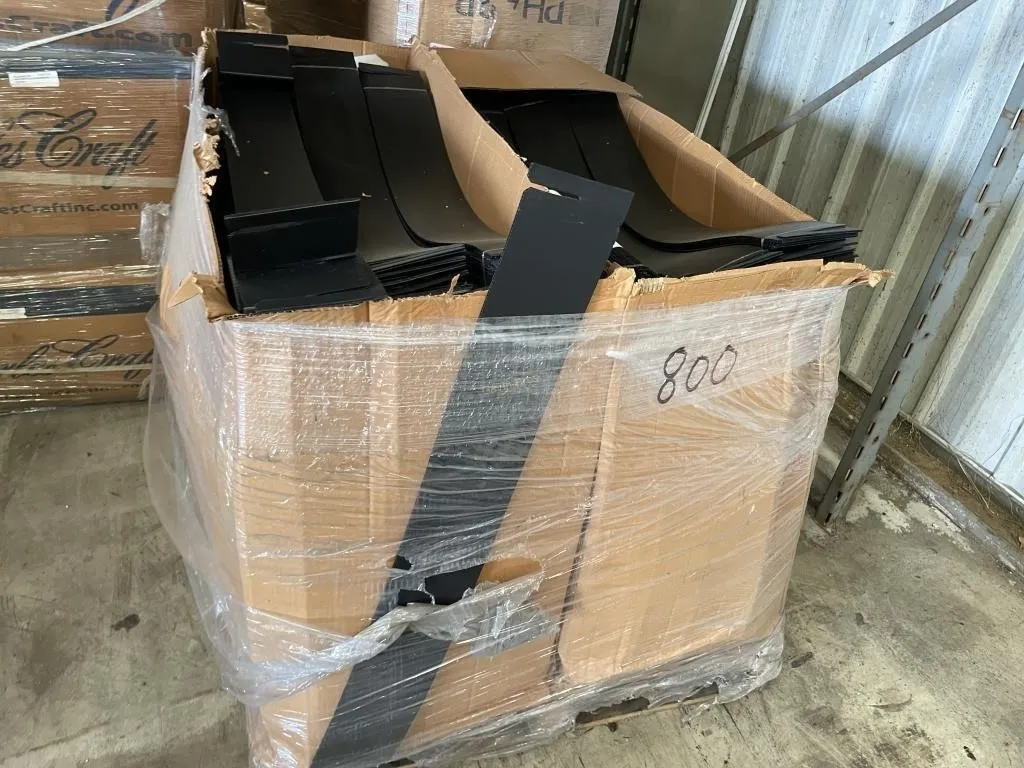 corrugated plastic pieces