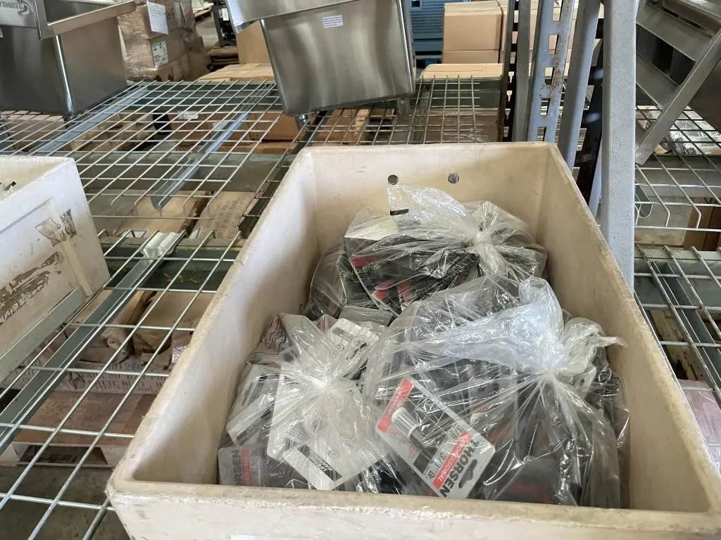 Large lot of Thorsen 3/8" & 11x16" Sockets