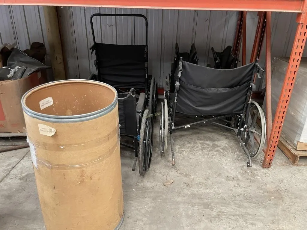 (4) Extreme Large Wheelchairs & parts