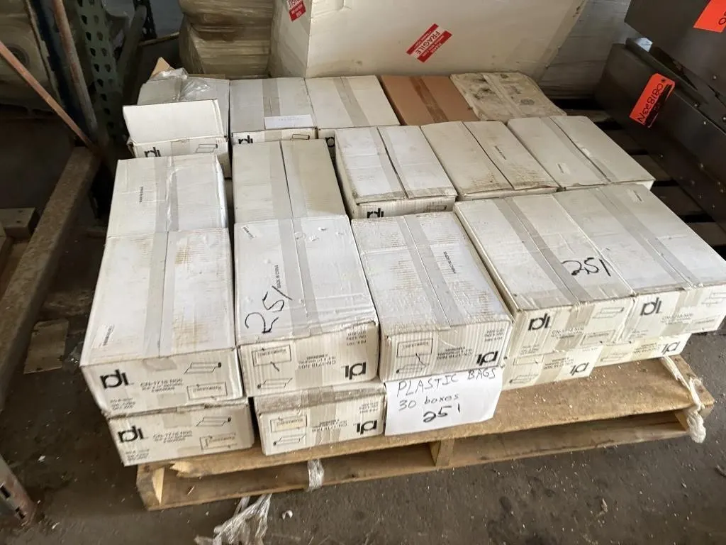 (30) Boxes of 16.5" x 17" Bags