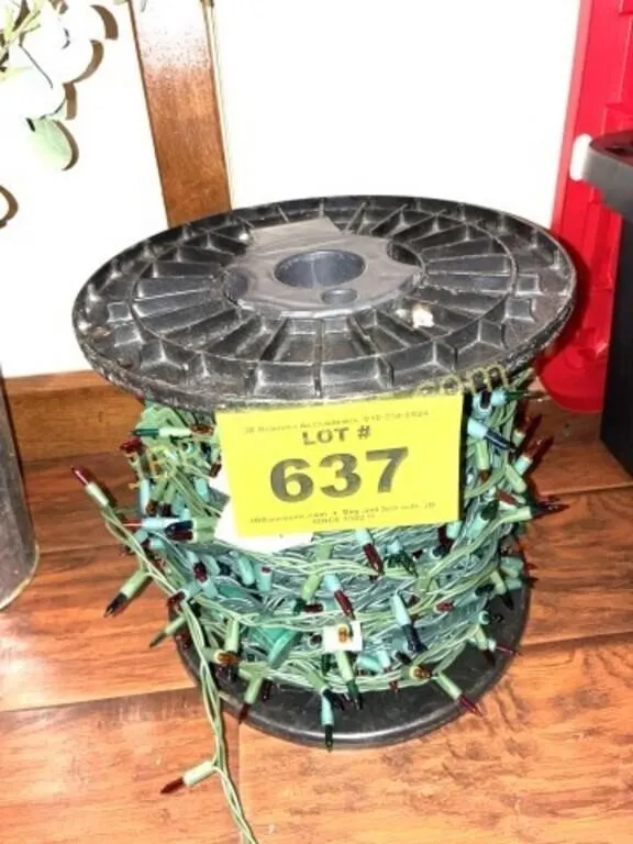 SPOOL OF CHRISTMAS LIGHTS