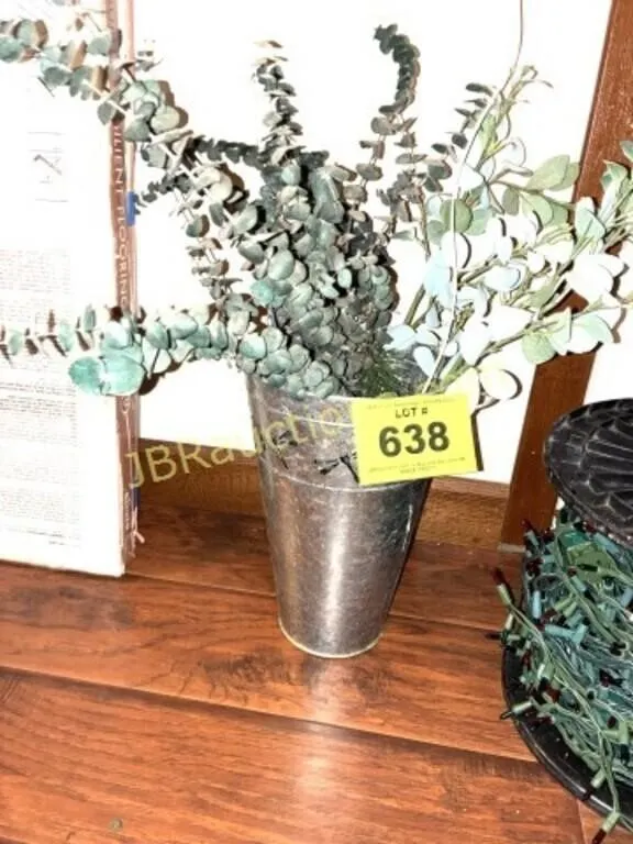 METAL VASE W FLOWERS