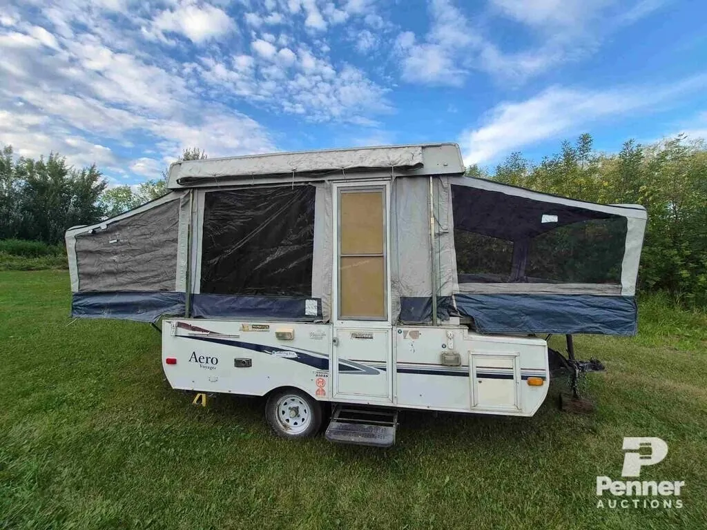 2002 Voyageur Aero Tent Trailer S/A