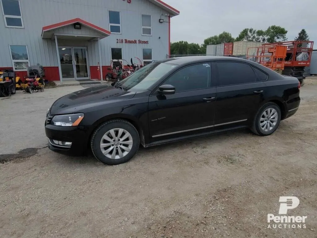 *2013 Volkswagen Passat Sedan 2.0L I4 TDI