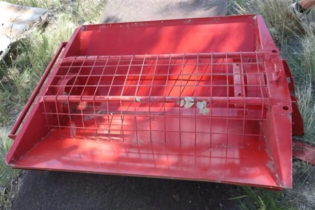 12" Single Auger Hopper
