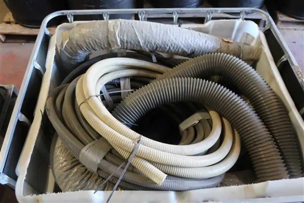 Various Valmar Hose