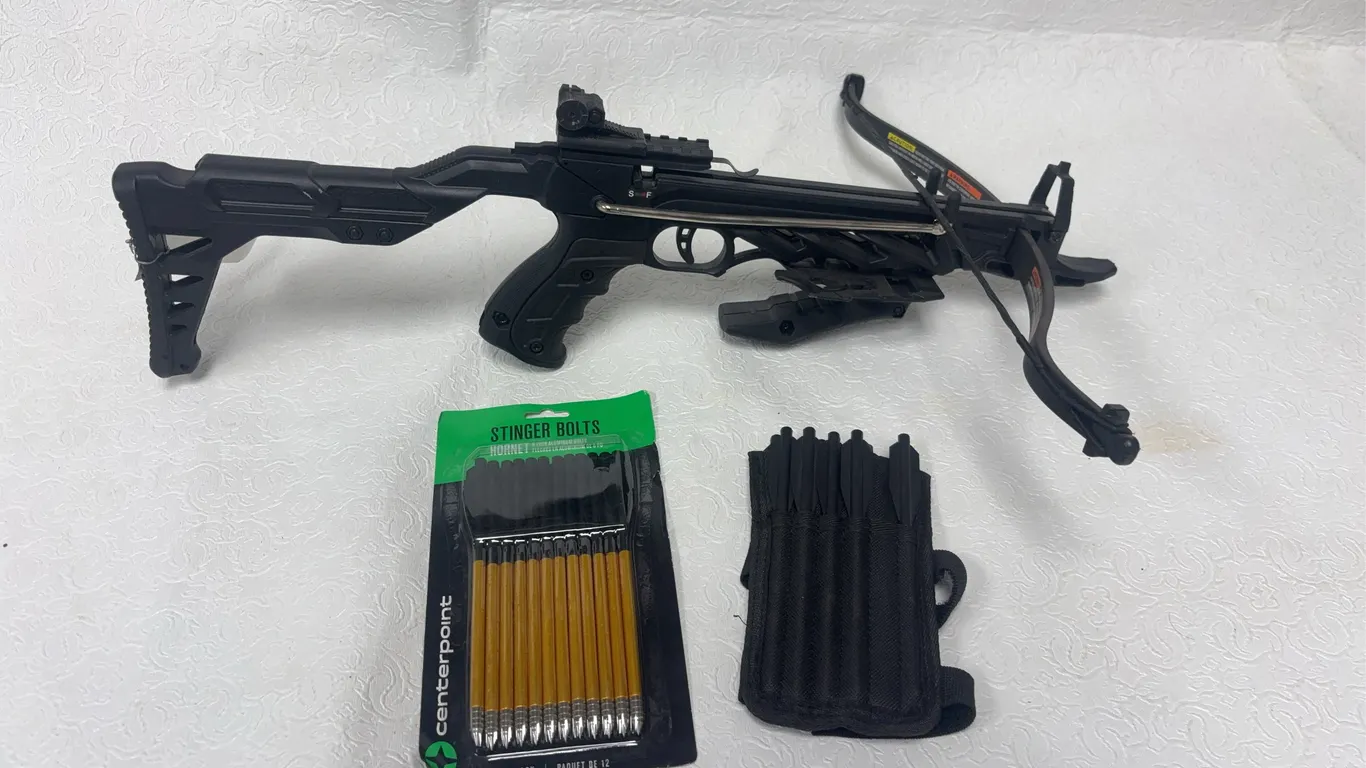 Center Point Hornet Handheld Crossbow W/Arm Band Quiver & 21 Bolts