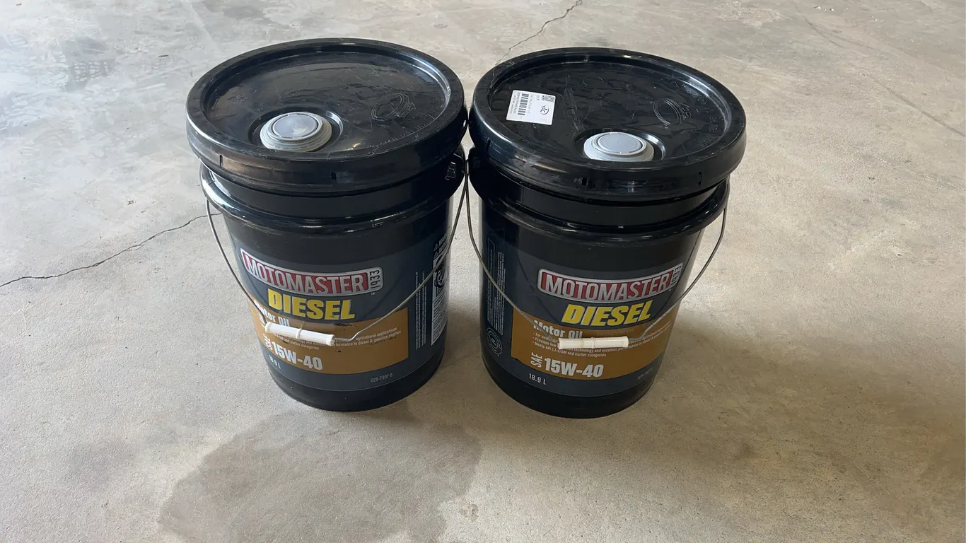 18.9L Pails Of Diesel 15/40