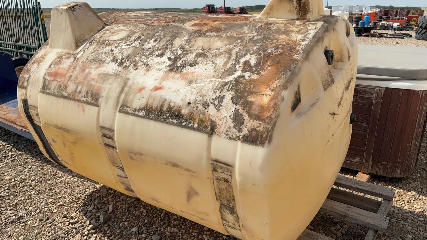 700 Gallon Ploy Tank