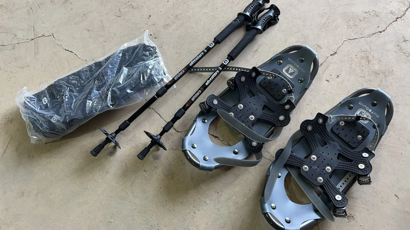 Outbound Deluxe Snowshoe Set
