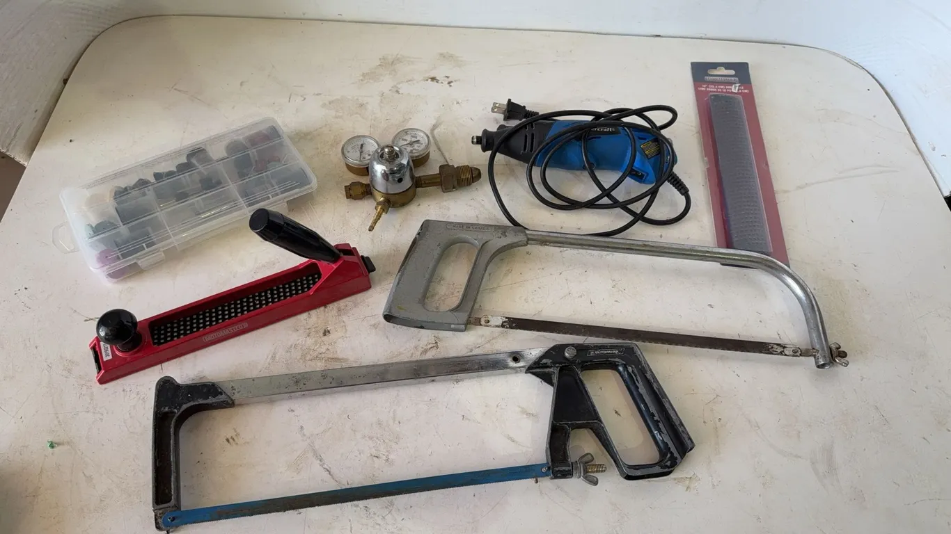 Dremel & Hacksaw
