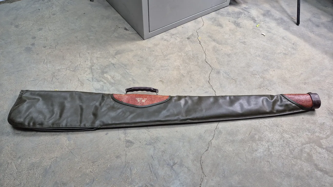 LEATHER PADDED CASE