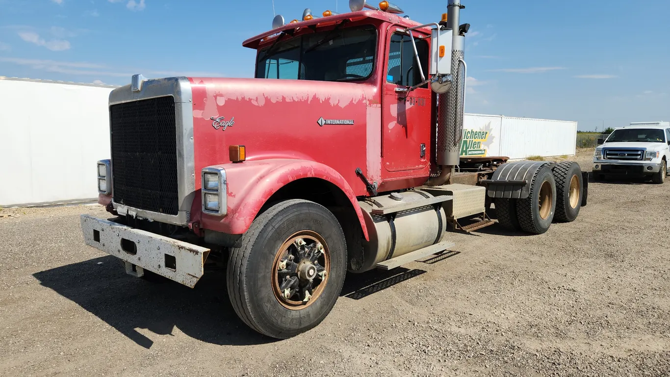 1993 International 9300 T/A Day Cab Tractor