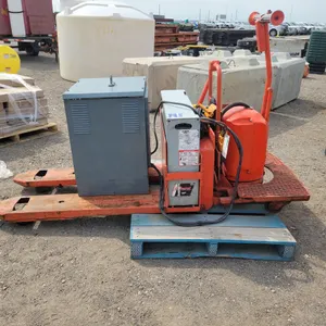Electric pallet- jack