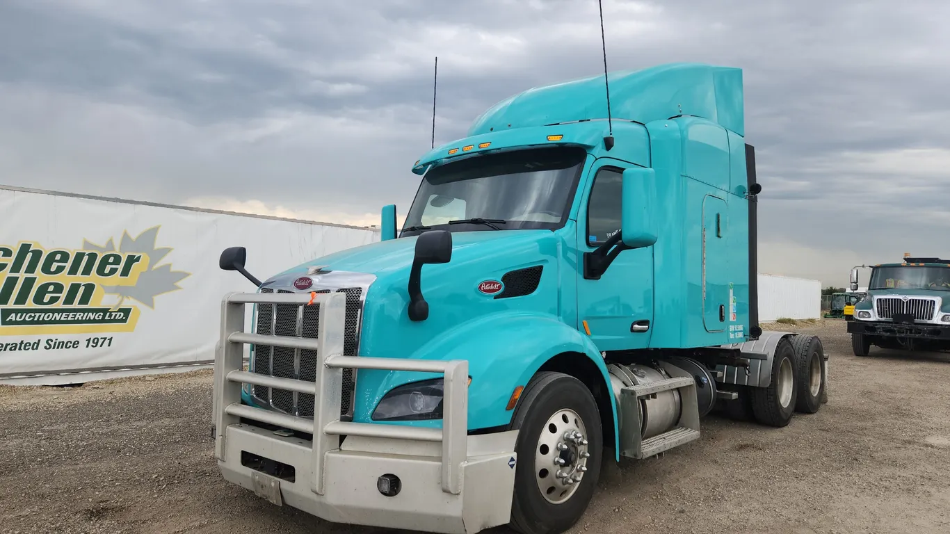 2020 Peterbilt 579 T/A Sleeper Tractor