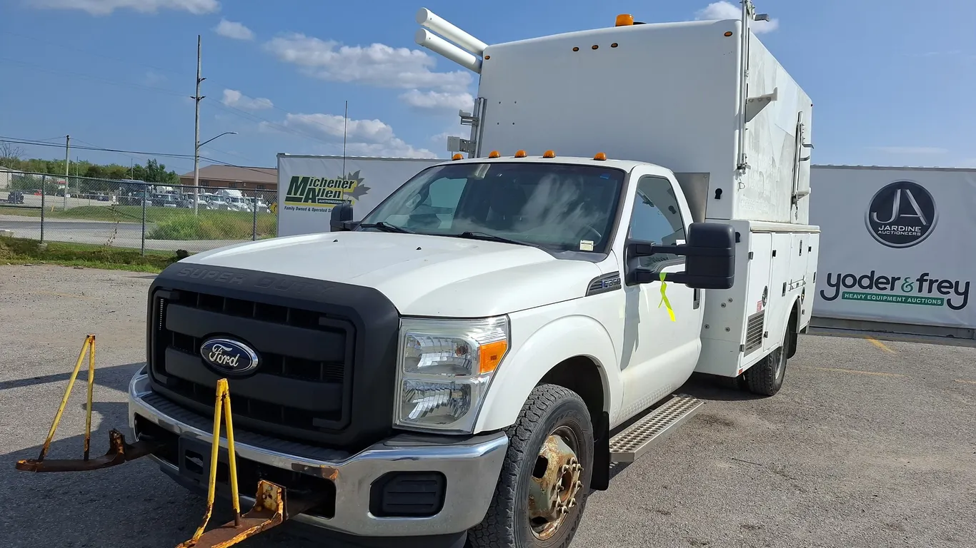 2011 Ford F-350 Super Duty XL S/A Service Truck