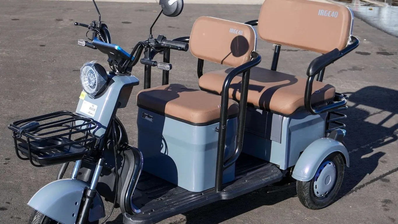 New! 2026 Mini Electric Tricycle Golf Cart Model IRGC40 (PURPLE COLOR)