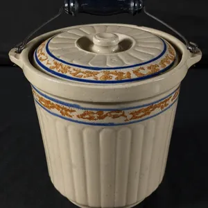 RED WING STONEWARE SPONGEBAND GREYLINE 5# BAIL HANDLE BUTTER CROCK