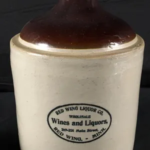 2 GAL RED WING STONEWARE ADVERTISING CROCK JUG RED WING LIQUOR CO WHOLESALE LIQUORS & WINES RED WING