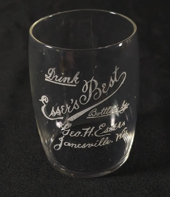 PRE PROHIBITION DRINK ESSER'S BEST JANESVILLE WISCONIN ETCHED BEER DRINKING GLASS