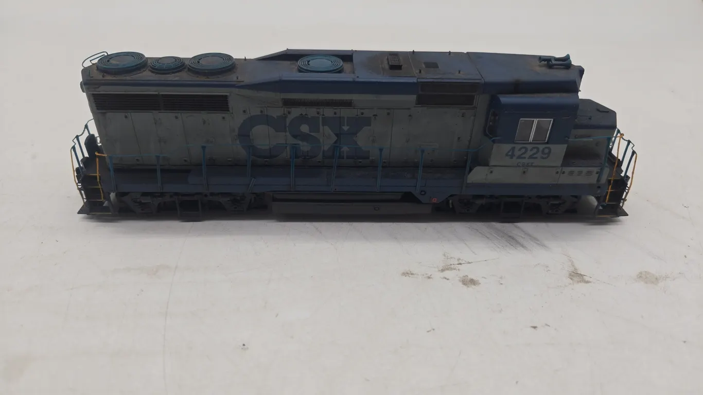 Vintage h o scale c s x number 4229 diesel locomotive