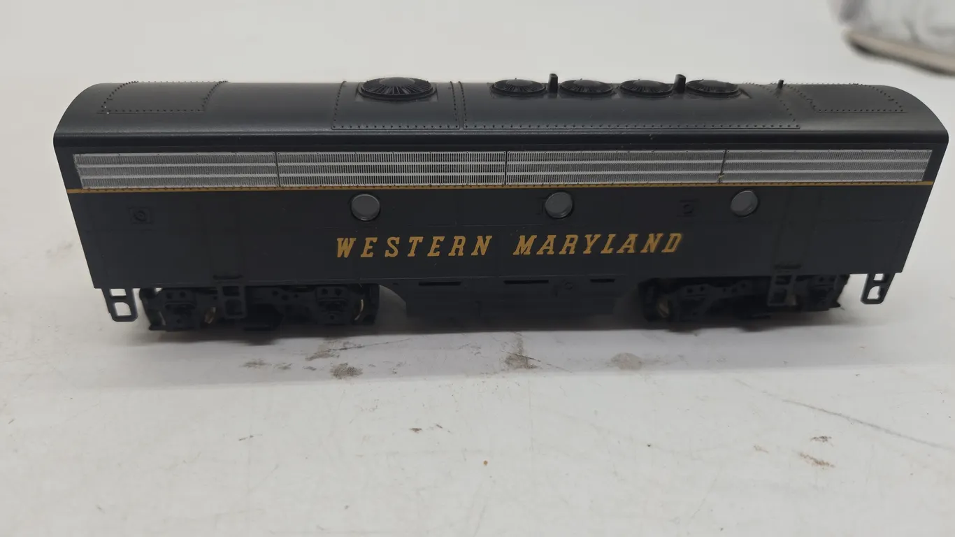 Vintage Western Maryland ho scale booster unit