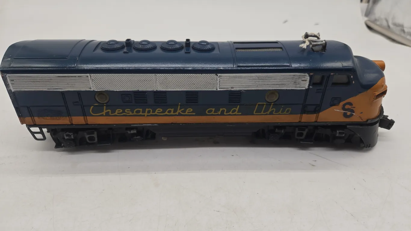 Vintage lionel chesapeake and ohio diesel locomotive