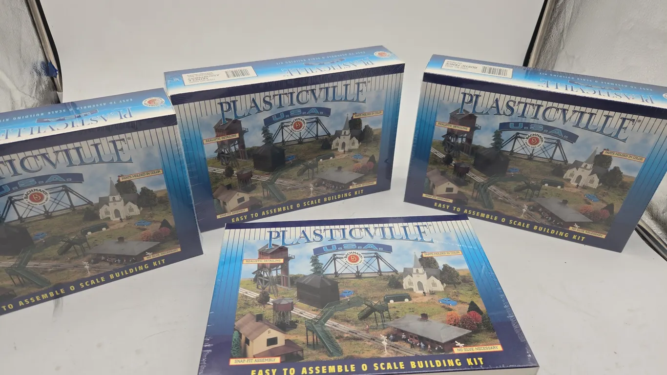 Assorted plastic ville model in original boxes