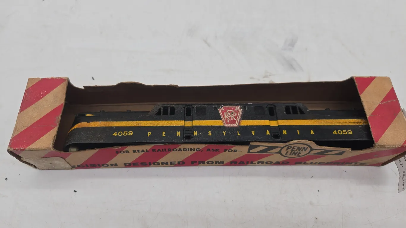 Vintage penn line ho scale Pennsylvania railroad
Electric locomotive outer cab in original box