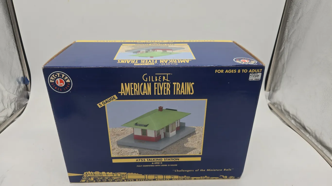Vintage american flyer, number 755 talking station new inbox