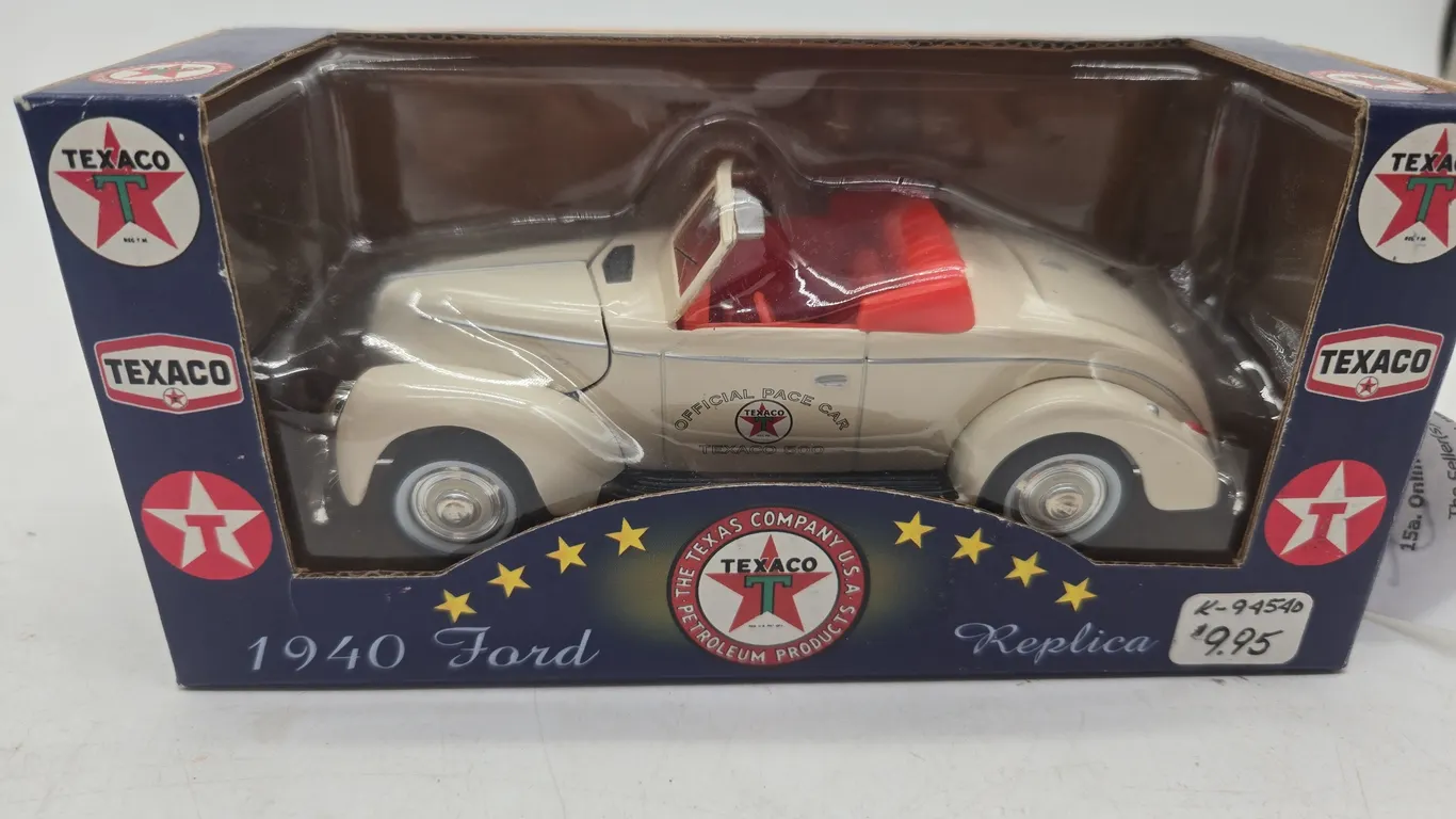 Vintage texaco nineteen forty ford convertible pace car new inbox