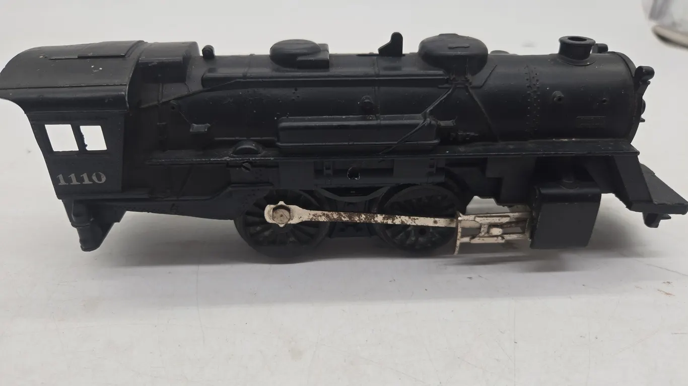 Vintage lionel number 1110 locomotive