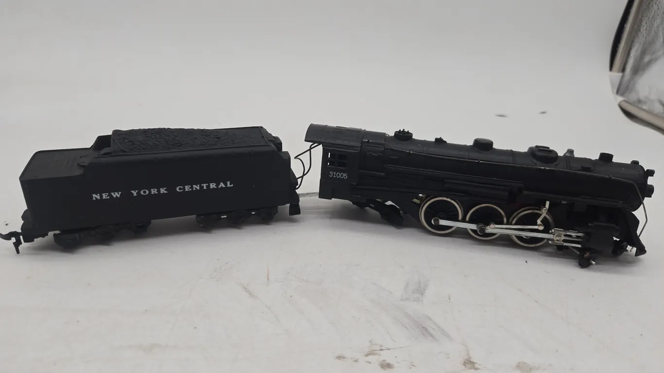 Vintage American flyer, new york central, number 31005 locomotive and tinder.
