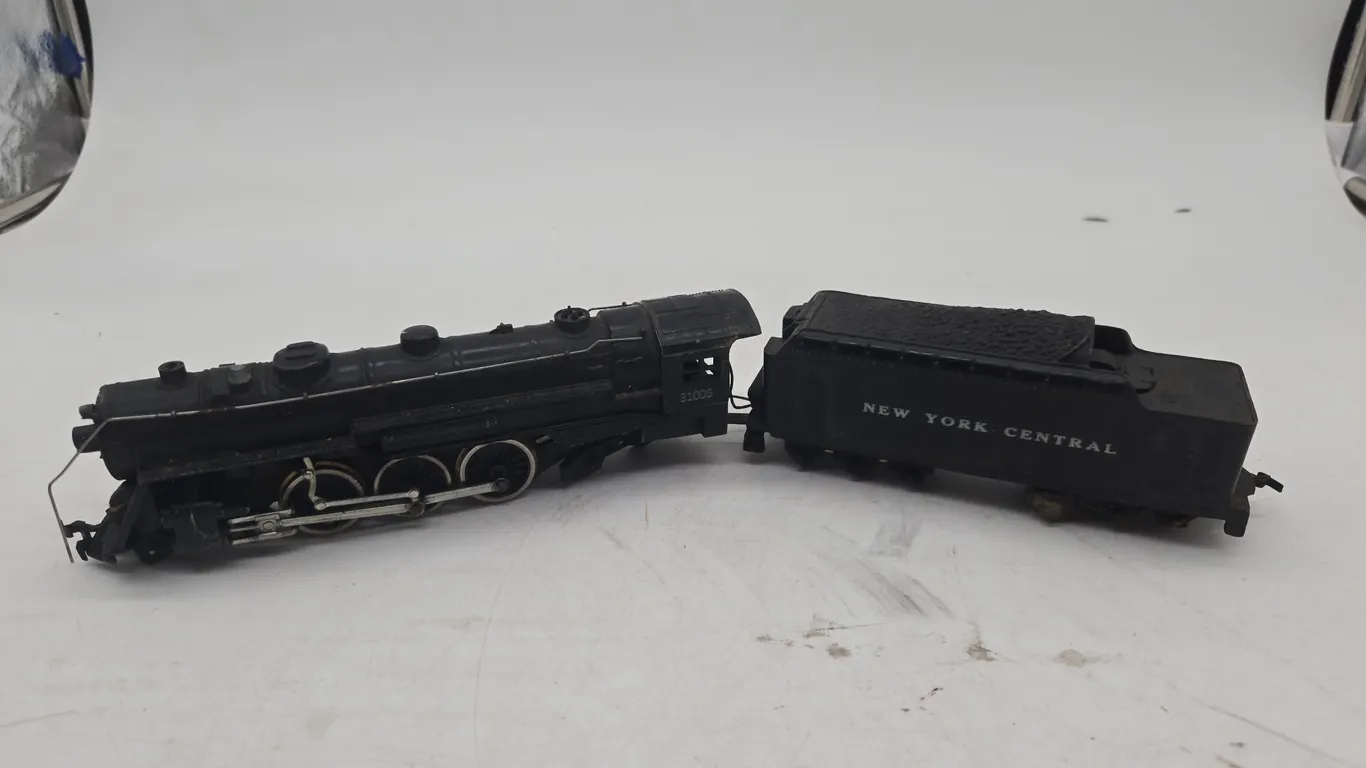 Vintage american flyer locomotive, number 31005 and tinder