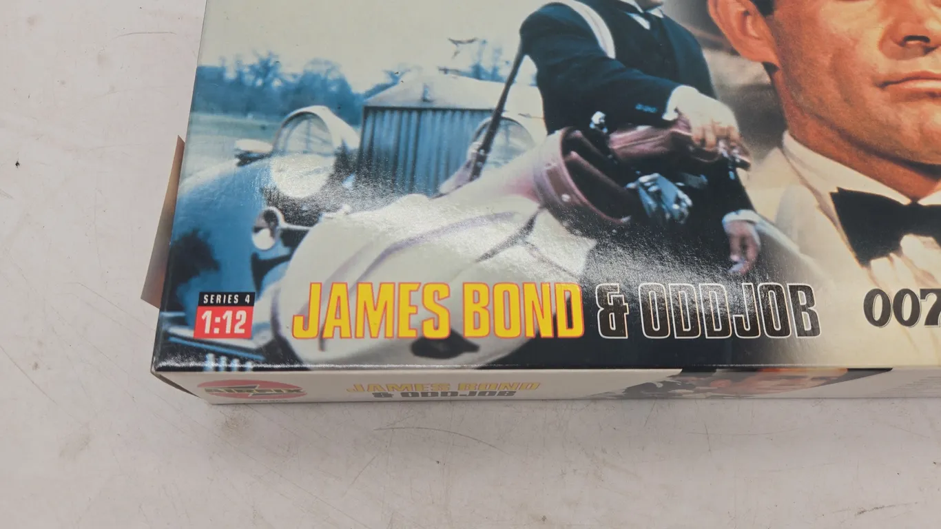 Vintage airfix james bond and odd job 007 model, new inbox
