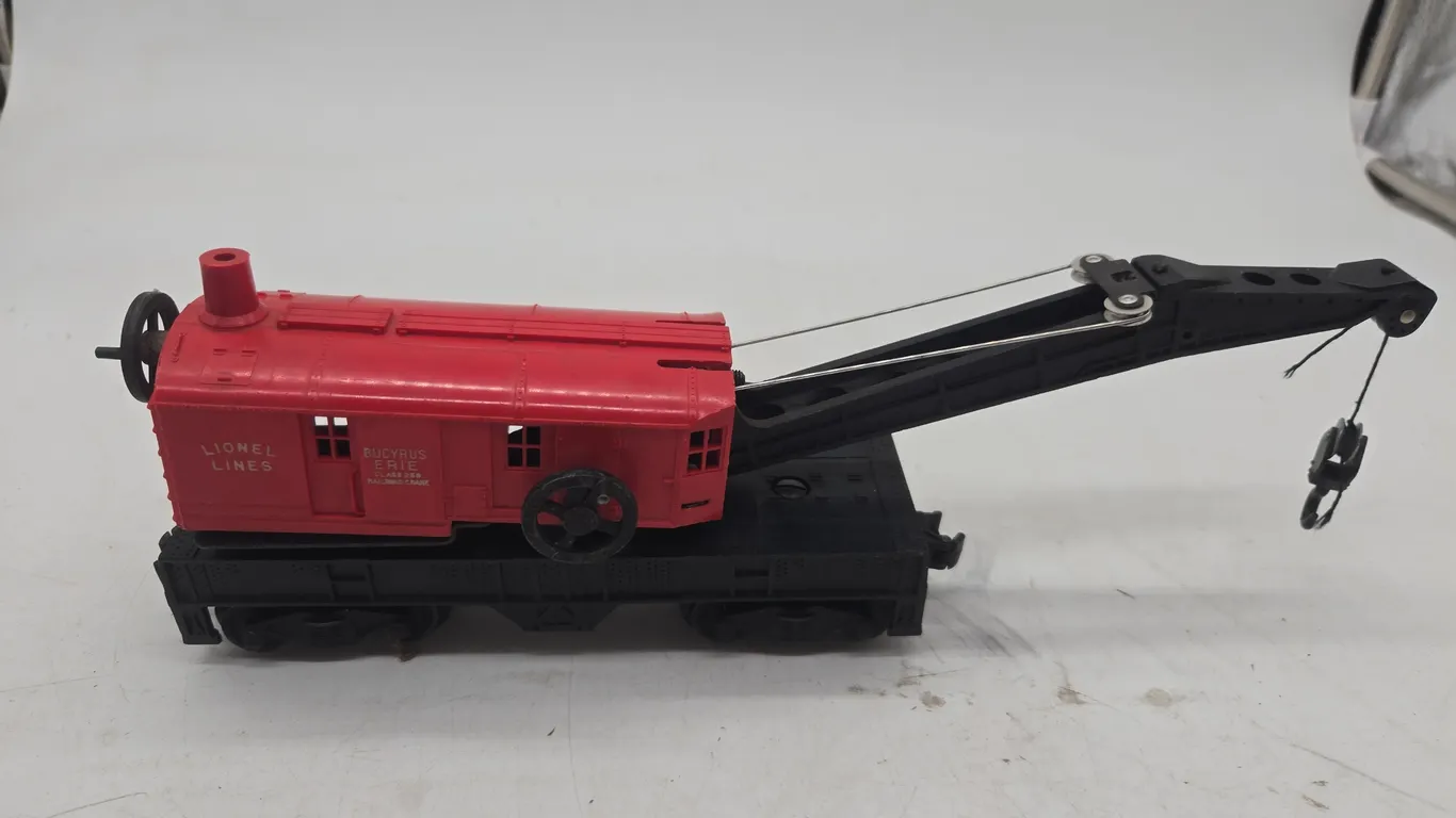Vintage Lionel Bucyrus and Erie number 6560 crane car